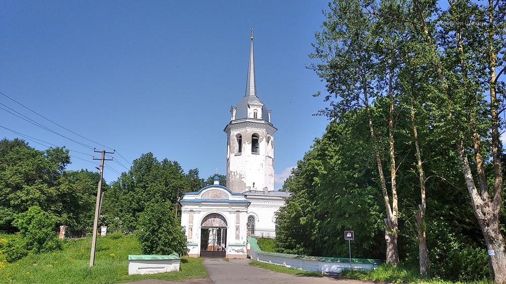 Южные ворота Николо-Медведского монастыря